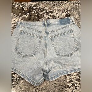 Curve Love High Rise 4" Mom Short Size 31